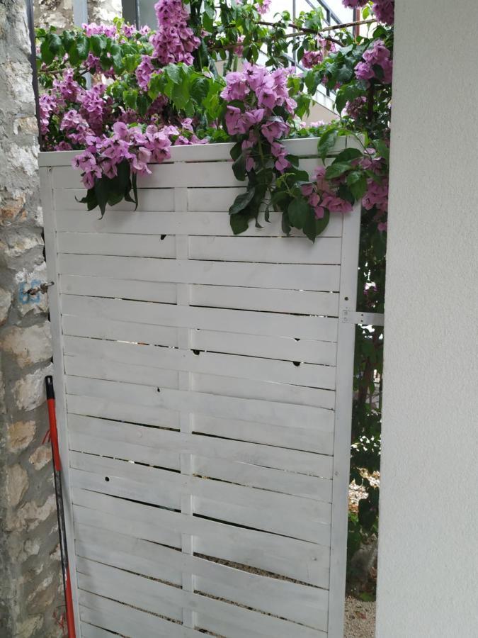 Studio Apartman Violeta II - 50M From The Beach Trogir Exterior foto